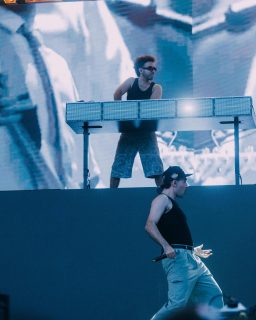 Arriba el moment més màgic... Aquest any veiem sortir el sol amb @figaflawas ☀️ #canetrock025