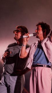 A la una, un petonet, a les dues, calmem la set amb un bailoteo de @thetyets al Canet #canetrock025