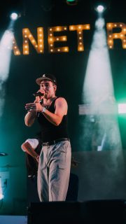 Entre hits, cants i balls al ritme de @figaflawas arribem al final d’una nit que voldriem que no s’acabés mai #canetrock025