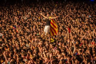 Som llum, som crit, som infinits.