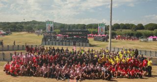 Coneixeu en Juliano de barres? Heu localitzat l’Andrea de regidoria? O heu vist la Miriam, una de les nostres fotògrafes?

Aquests son alguns dels centenars de treballadors i treballadores fan possible CanetRock!